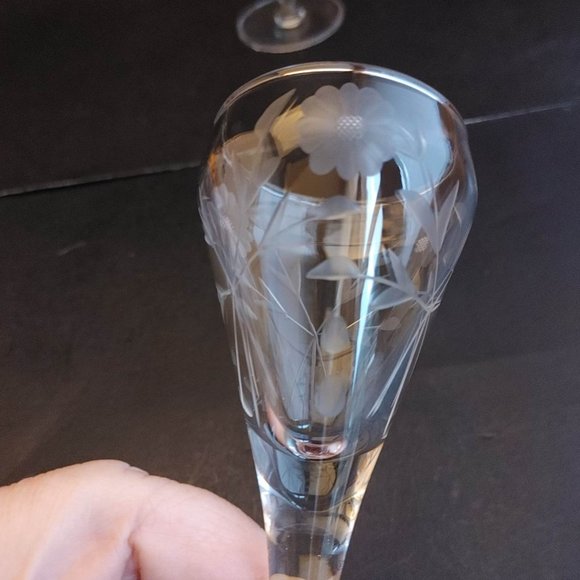 Vintage Daisy Etched Crystal Cordial Glasses Set of 2 Floral - Picture 3 of 6